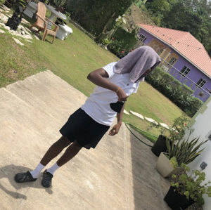 Meet your Posher, Emani